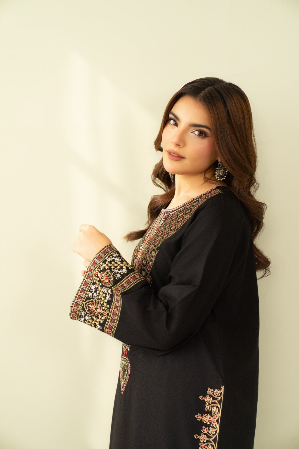 Embroidered 2 Piece Black 0001