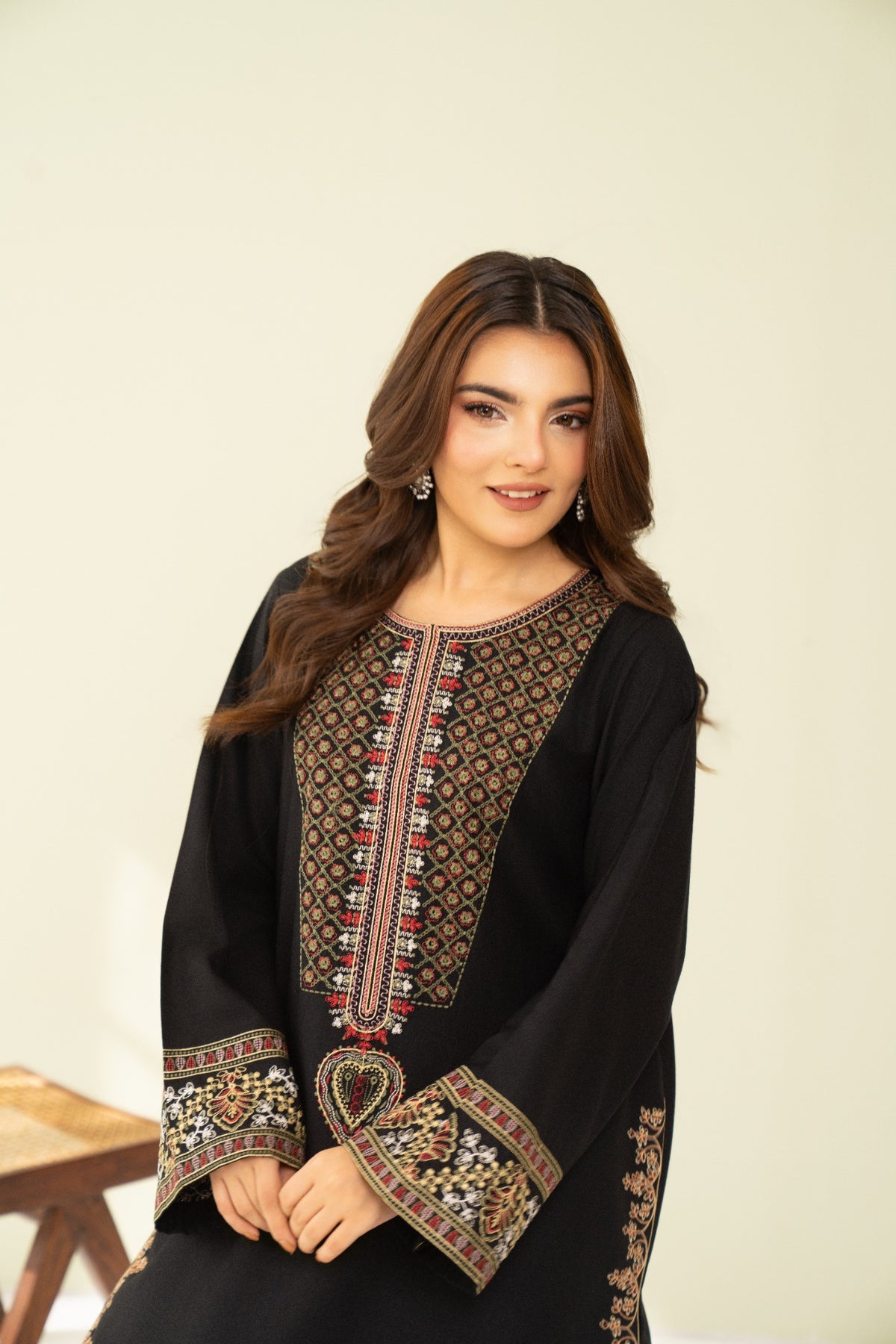 Embroidered 2 Piece Black 0001